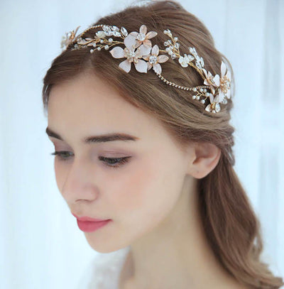 Make Everyone Amaze with Luxurious Wedding Accessories