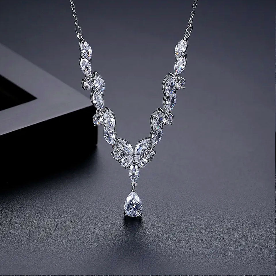Delicate Cubic Zirconia Diamond Wedding Necklace