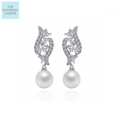 delicate pearl wedding earrings