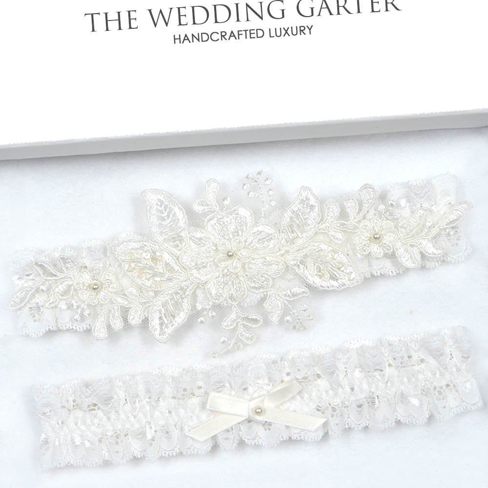 luxury ivory lace wedding garter set