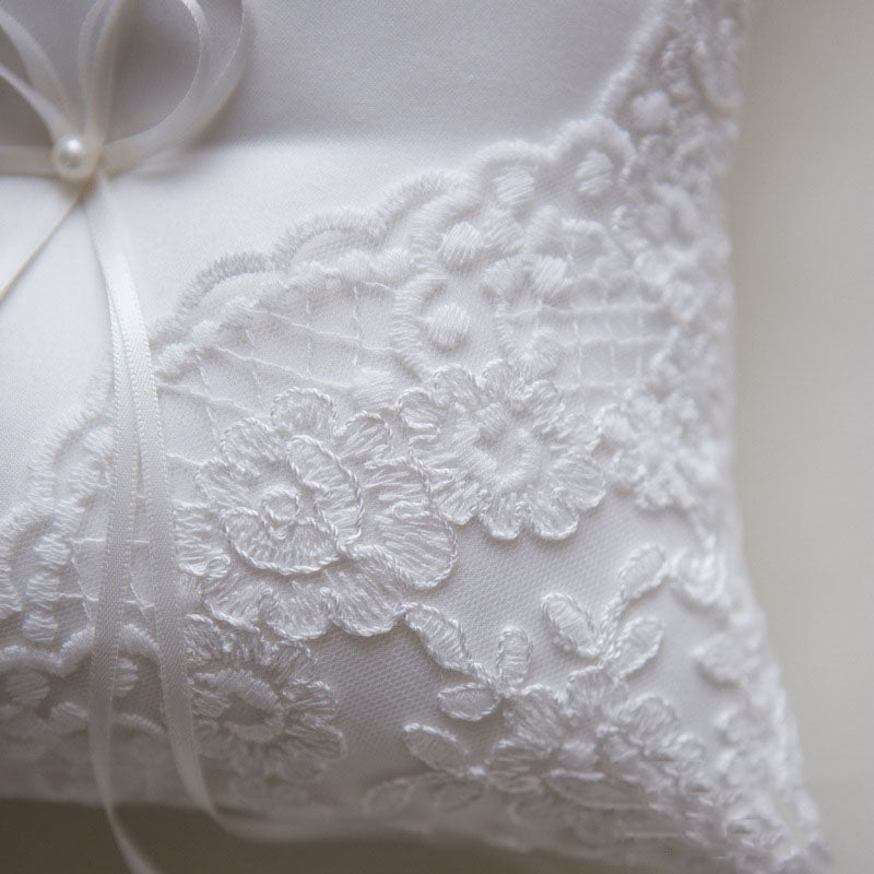 Romantic Ivory Satin & Lace Ring Bearer Cushion Wedding Accessories